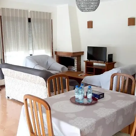 Apartment With 2 Bedrooms In Arvore With Wonderful Sea View Balcony And Wifi 300 M From The Beach *