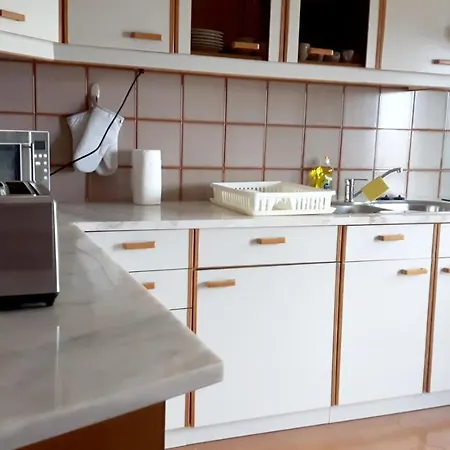 With 2 Bedrooms In Arvore With Wonderful Sea View Balcony And Wifi 300 M From The Beach *