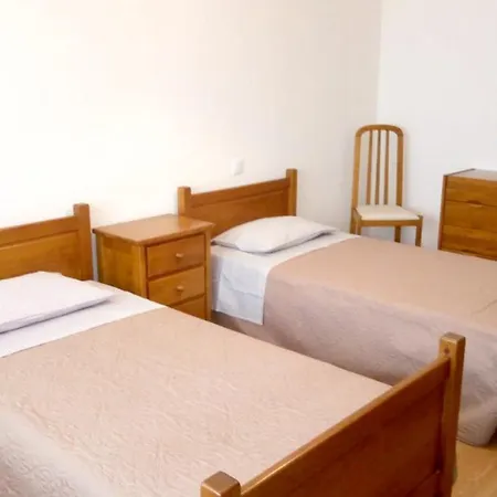 With 2 Bedrooms In Arvore With Wonderful Sea View Balcony And Wifi 300 M From The Beach