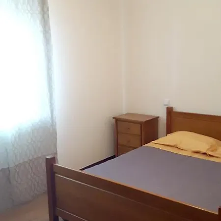 With 2 Bedrooms In Arvore With Wonderful Sea View Balcony And Wifi 300 M From The Beach Apartment *