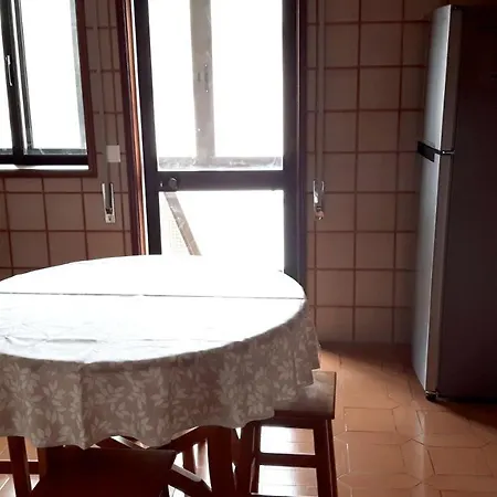 With 2 Bedrooms In Arvore With Wonderful Sea View Balcony And Wifi 300 M From The Beach *
