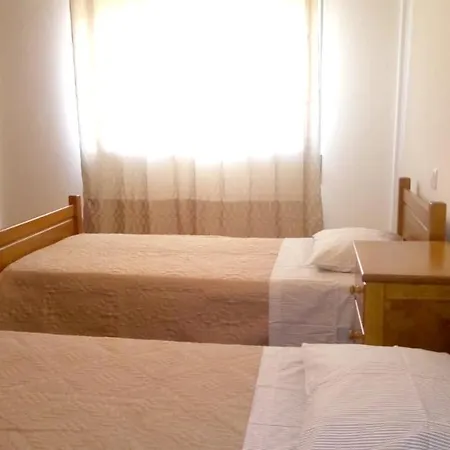 With 2 Bedrooms In Arvore With Wonderful Sea View Balcony And Wifi 300 M From The Beach