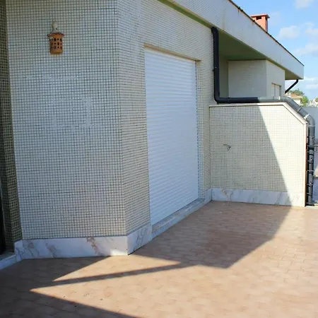 With 2 Bedrooms In Arvore With Wonderful Sea View Balcony And Wifi 300 M From The Beach Apartment *