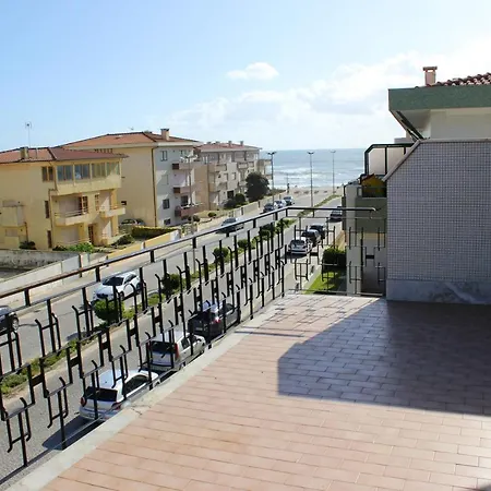 With 2 Bedrooms In Arvore With Wonderful Sea View Balcony And Wifi 300 M From The Beach Apartment Vila do Conde